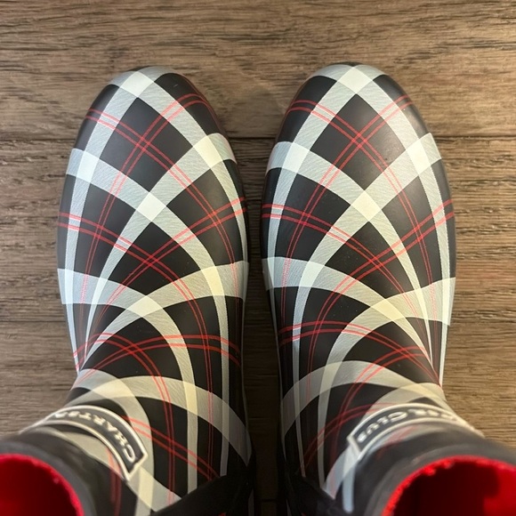 NEW [Charter Club] Cloudburst Black/Red Plaid Stretch Rain Boots Women’s Sz 5.0 - Picture 8 of 12